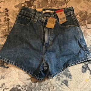 Wedgie Levi Mom Shorts